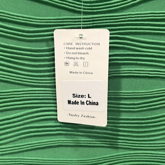 Green dress size large 100 polyester by Taydey never worn with tag - Picture 3 of 6